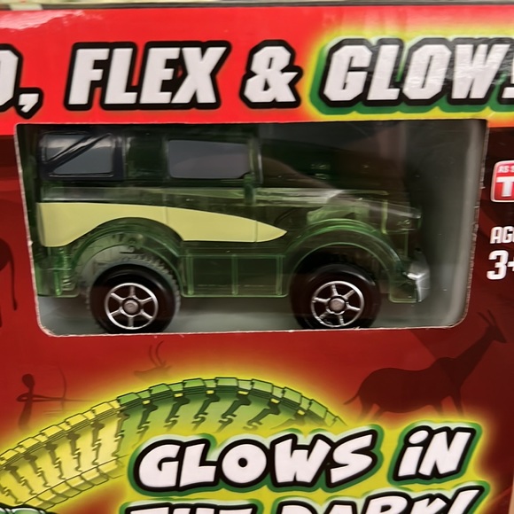 🆕 Magic Tracks🦖 Dino Chomp Tracks 🦕 - Picture 2 of 5